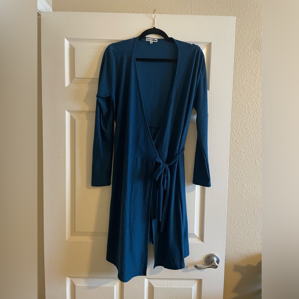 Blue fashion nova wrap, dress low-cut very cute